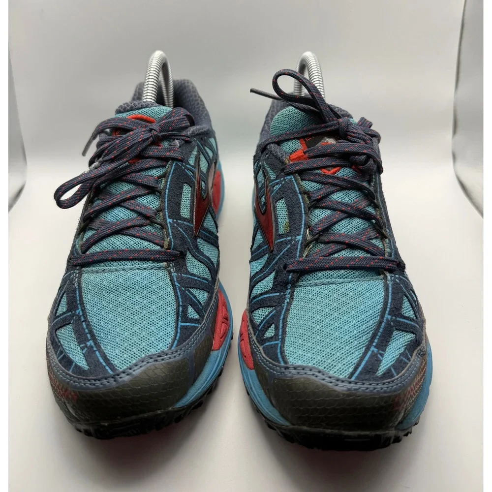 Brooks conquer elements